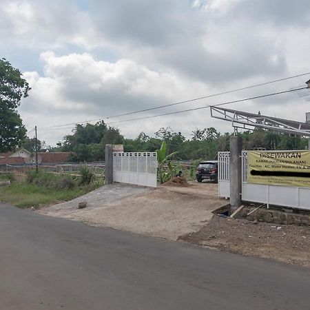 ホテル Reddoorz Syariah Near Wisata Situ Gunung Sukabumi Kadudampit エクステリア 写真