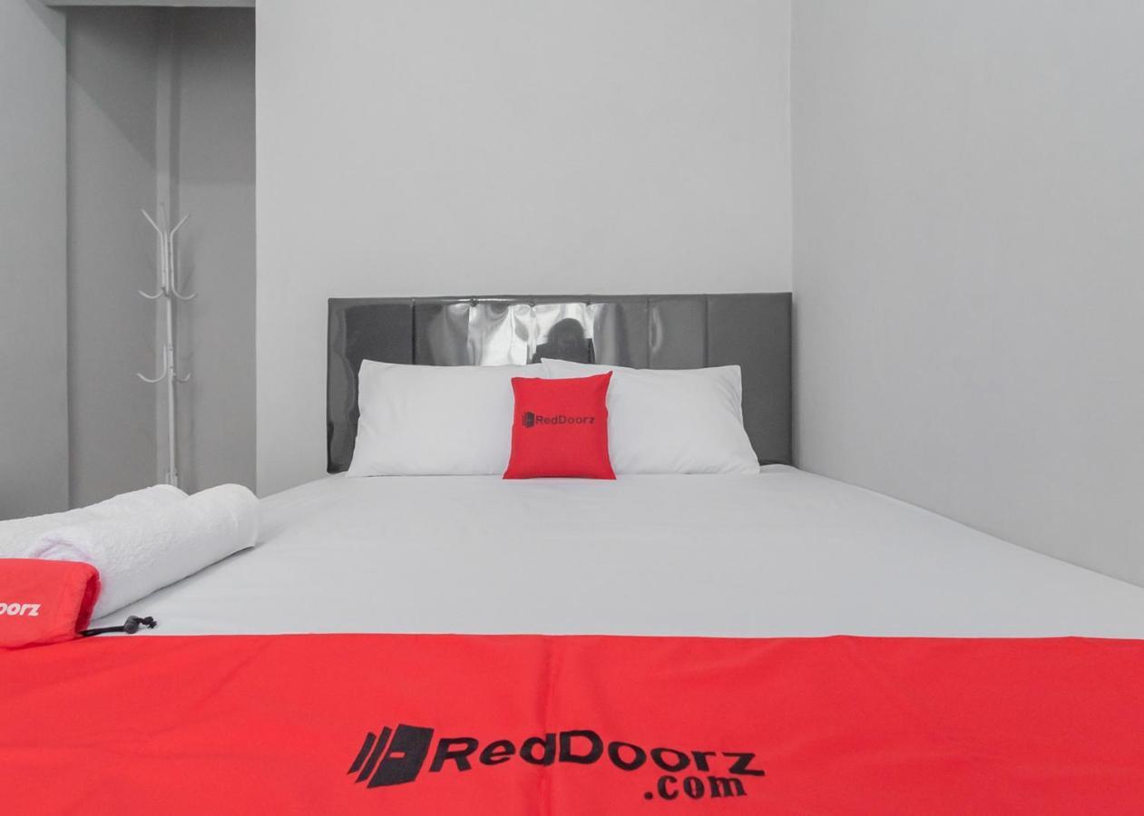 ホテル Reddoorz Syariah Near Wisata Situ Gunung Sukabumi Kadudampit エクステリア 写真