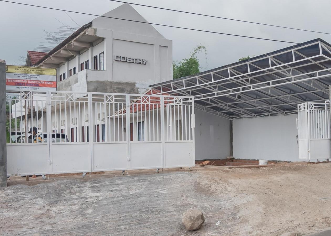 ホテル Reddoorz Syariah Near Wisata Situ Gunung Sukabumi Kadudampit エクステリア 写真